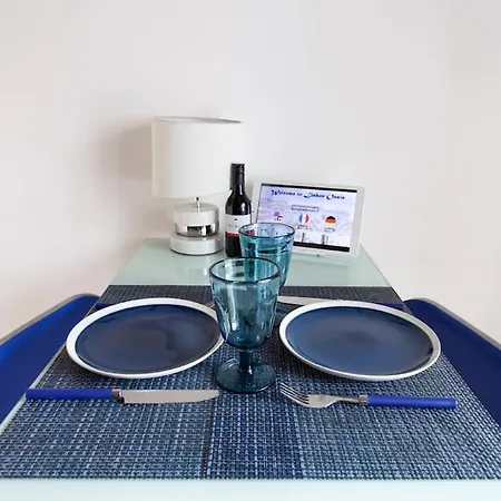 Alfama I, Eco-penthouse With View & French Balcony Апартаменты