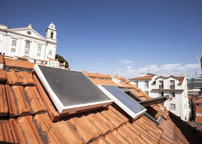 Alfama I, Eco-penthouse With View & French Balcony * Lisboa