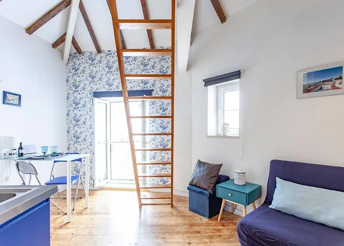 Alfama I, Eco-penthouse With View & French Balcony *